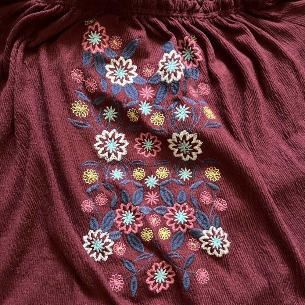 Embroidered Cold Shoulder Top - Picture 3 of 9